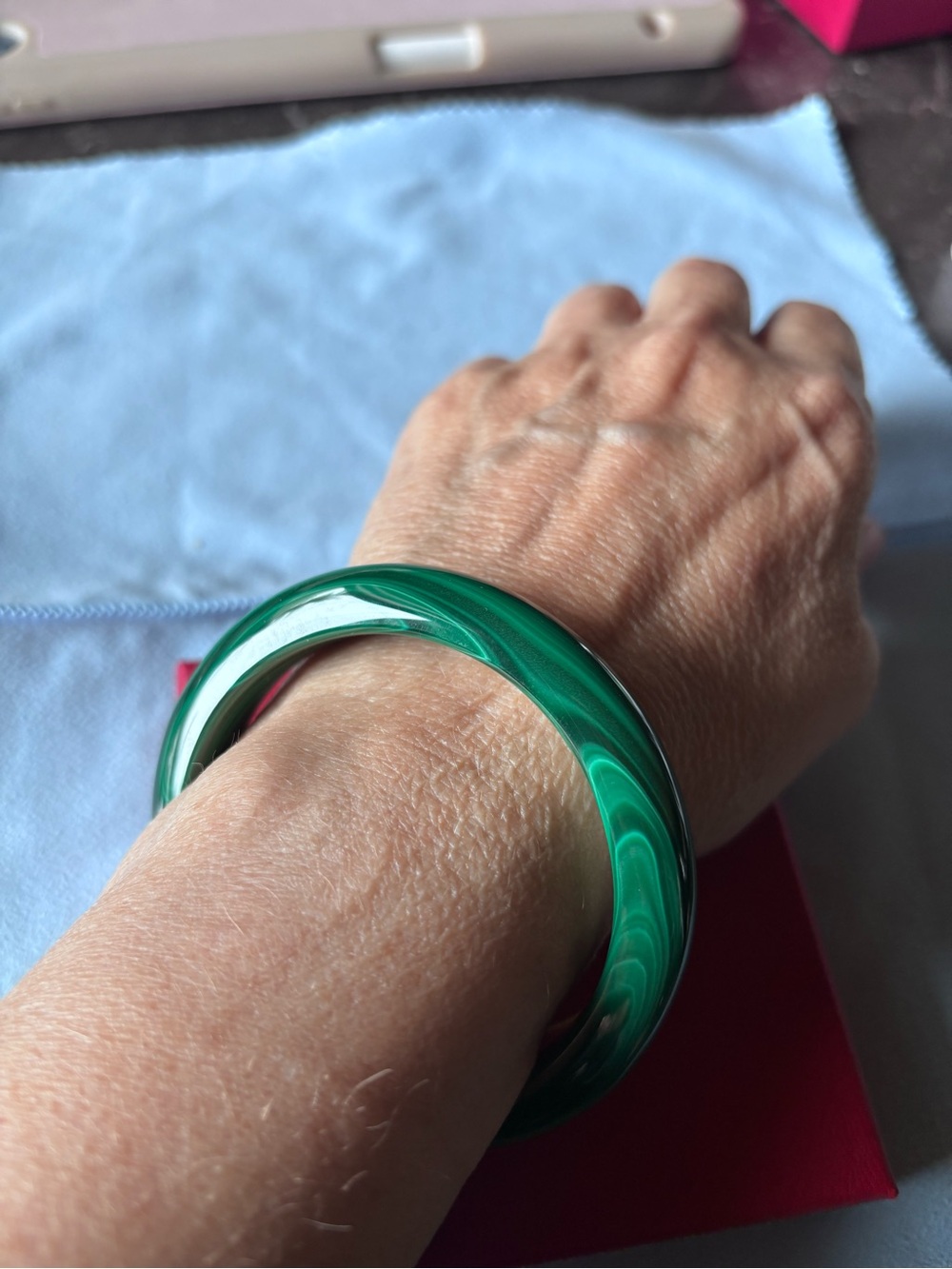 Malachite bangle. - Picture 3 of 3